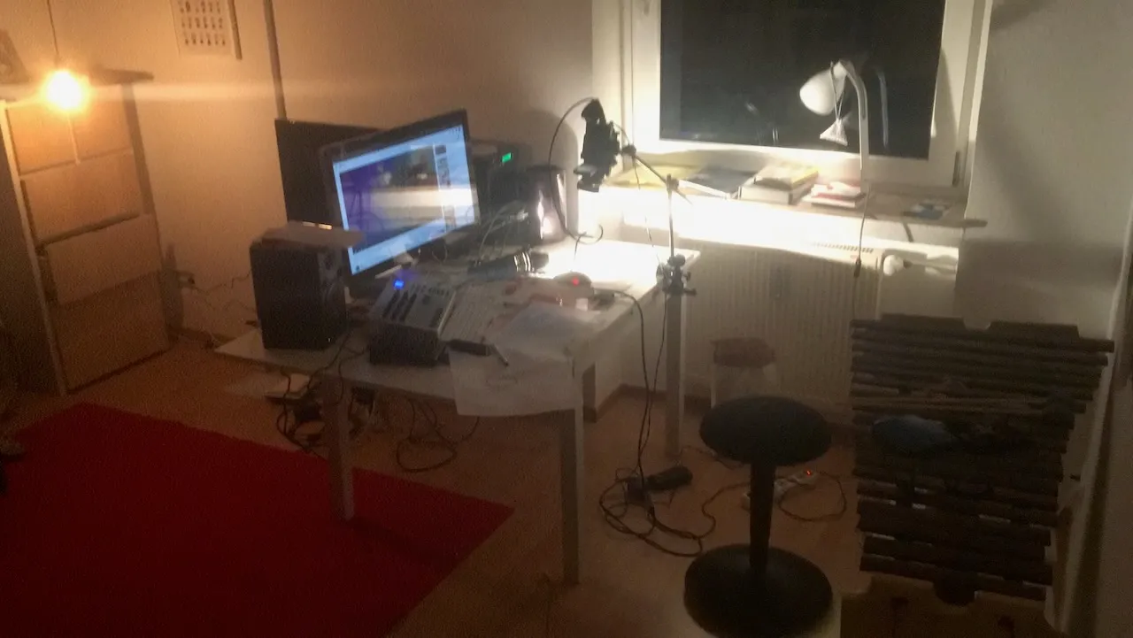 (T) Raum - Live improvisation — 11