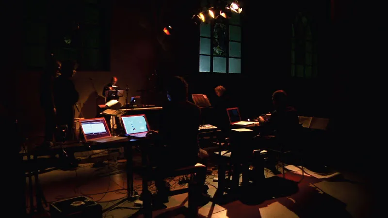 Tientos y Lucientes — 8