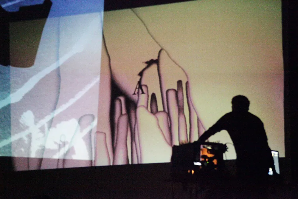 Live-Cinema Sessions with Unstumm Colombia  / Argentina Tour — 9